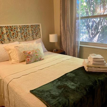 Villa Olivia Guest Rooms Χόλιγουντ Εξωτερικό φωτογραφία