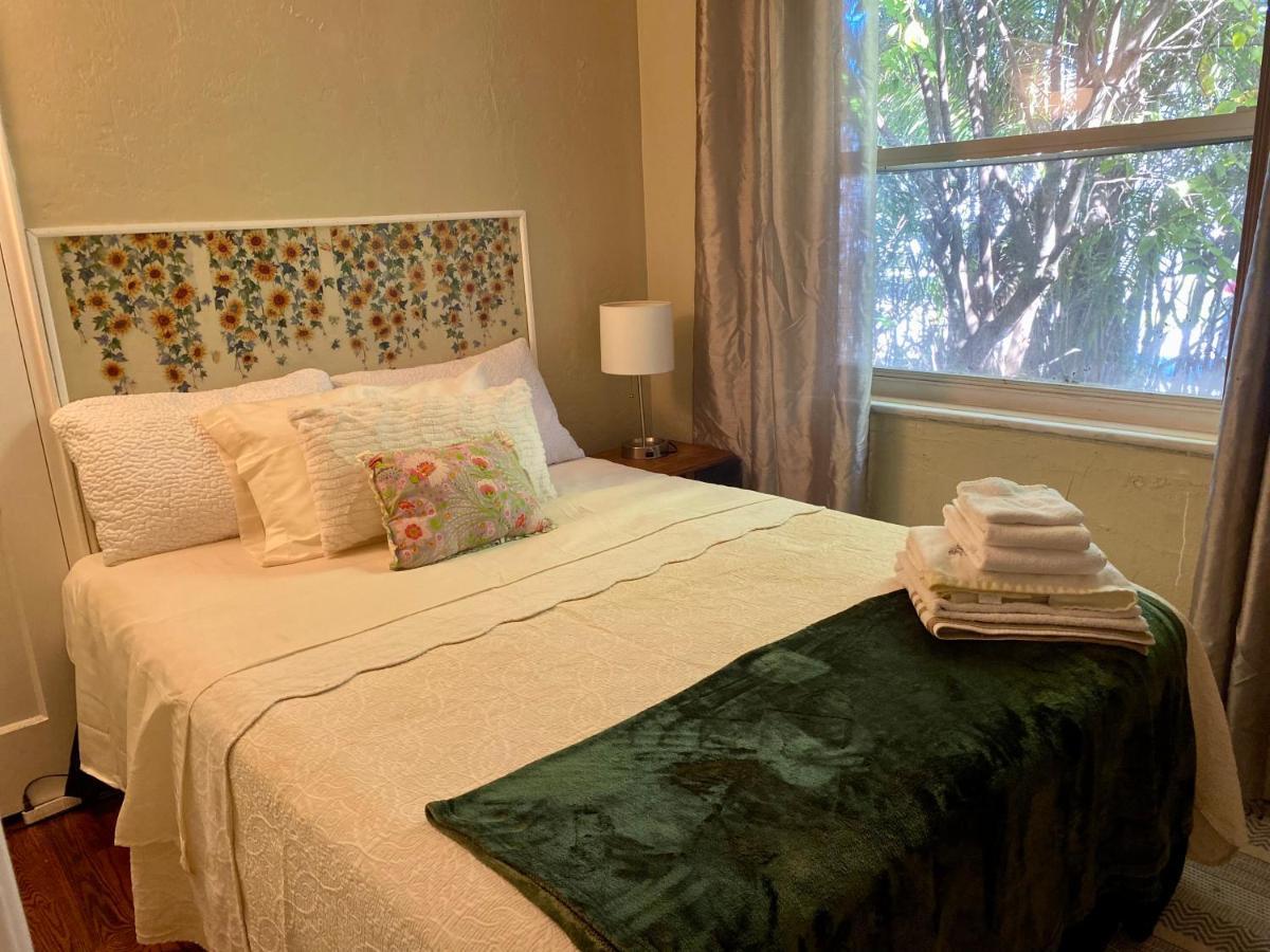 Villa Olivia Guest Rooms Χόλιγουντ Εξωτερικό φωτογραφία